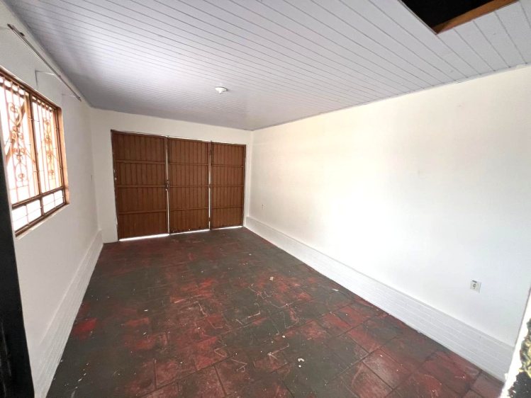 Casa Residencial / Comercial